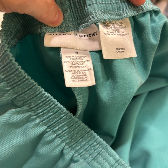 Alfred Dunner 3/4 length blouse and pants set - Picture 5 of 5